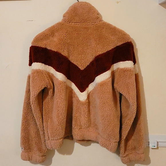 Abercrombie & Fitch fuzzy pink pullover fleece, size small. - Picture 3 of 5